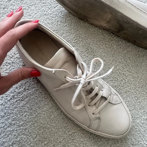 Common projects sneakers size 39